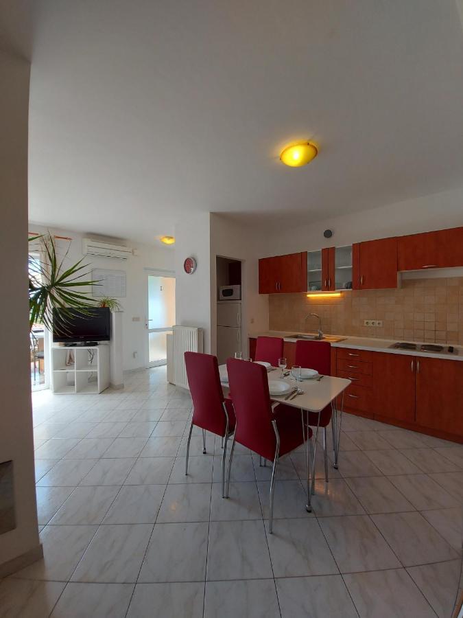 Apartamento Sea & Honey Krk Town Exterior foto