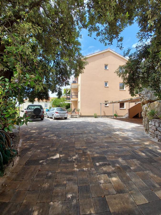 Apartamento Sea & Honey Krk Town Exterior foto