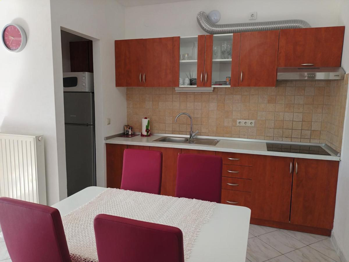 Apartamento Sea & Honey Krk Town Exterior foto