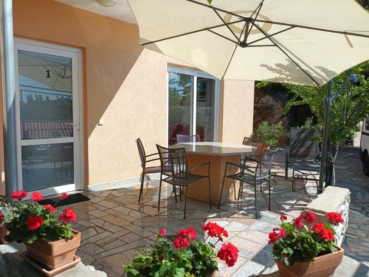 Apartamento Sea & Honey Krk Town Exterior foto